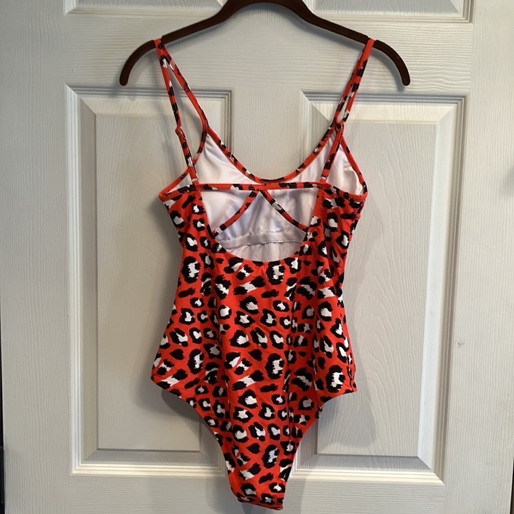Cupshe brand size M 1-piece bathing suit- brand new - Picture 2 of 6